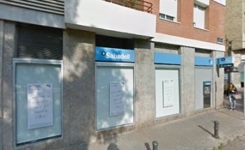 Caixer automàtic banc sabadell